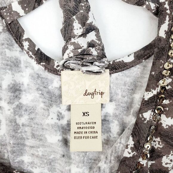 Daytrip XS Cap Sleeve Open back Top - Picture 8 of 8